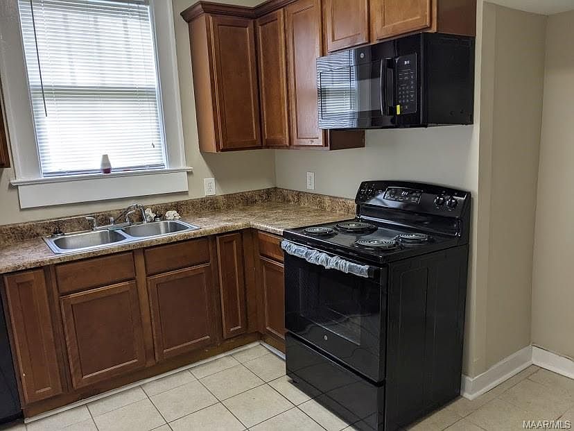 c. 1940 Tudor Style House For Sale in Montgomery, AL 36106. 110,000