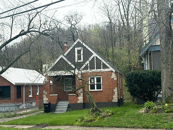 2nd image of 2222 Quebec Rd
