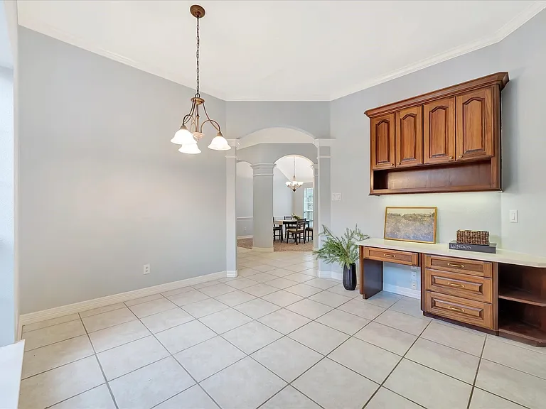 2421 Baycrest Dr — Photo 12