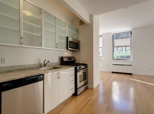 37 Wall St APT 17R, New York, NY 10005