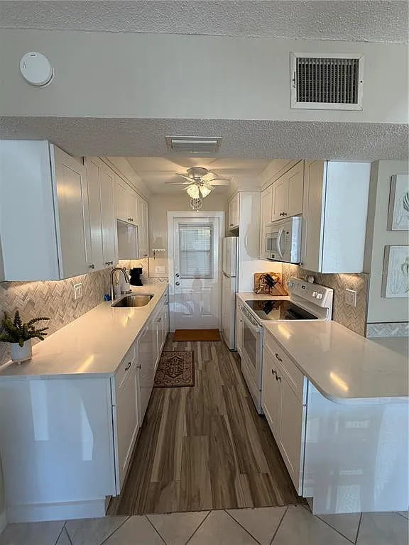 1 bed, 1.0 bath, 689 sqft, $2,500 — Photo 3