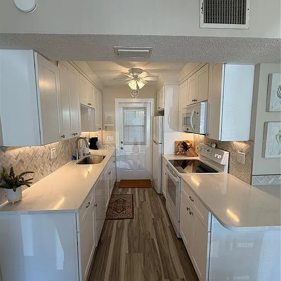 3808 Gulf Of Mexico Dr #E105 — Photo 3