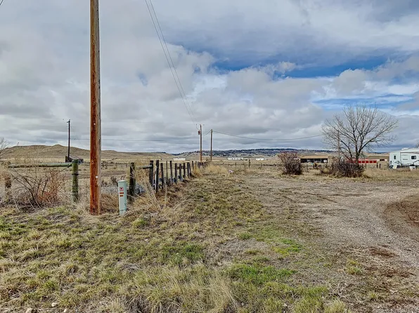 119 Pierson St, Kaycee, WY 82639