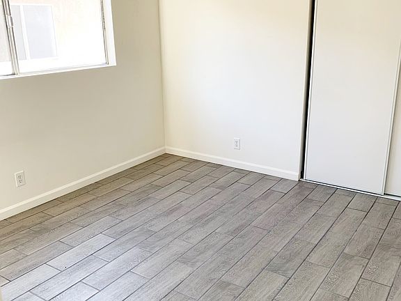 4th image of 1312 W 225th St APT 10