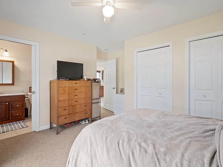 1223 Edith Ave NE — Photo 16