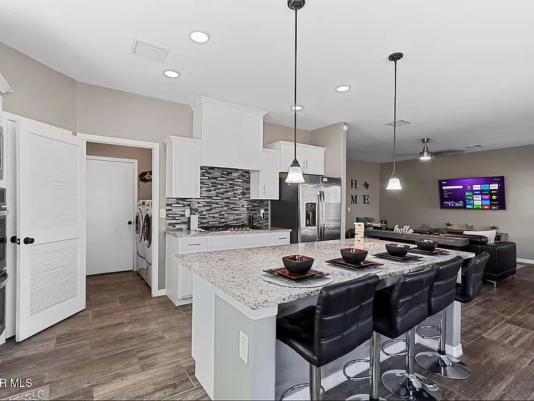 904 Cottage Pl — Photo 12