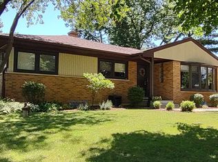 1515 Greenbriar Ln, Schaumburg, IL