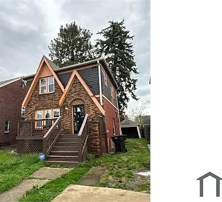 5758 Beaconsfield St — Photo 2