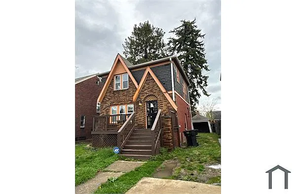 Building Photo - 5758 Beaconsfield St