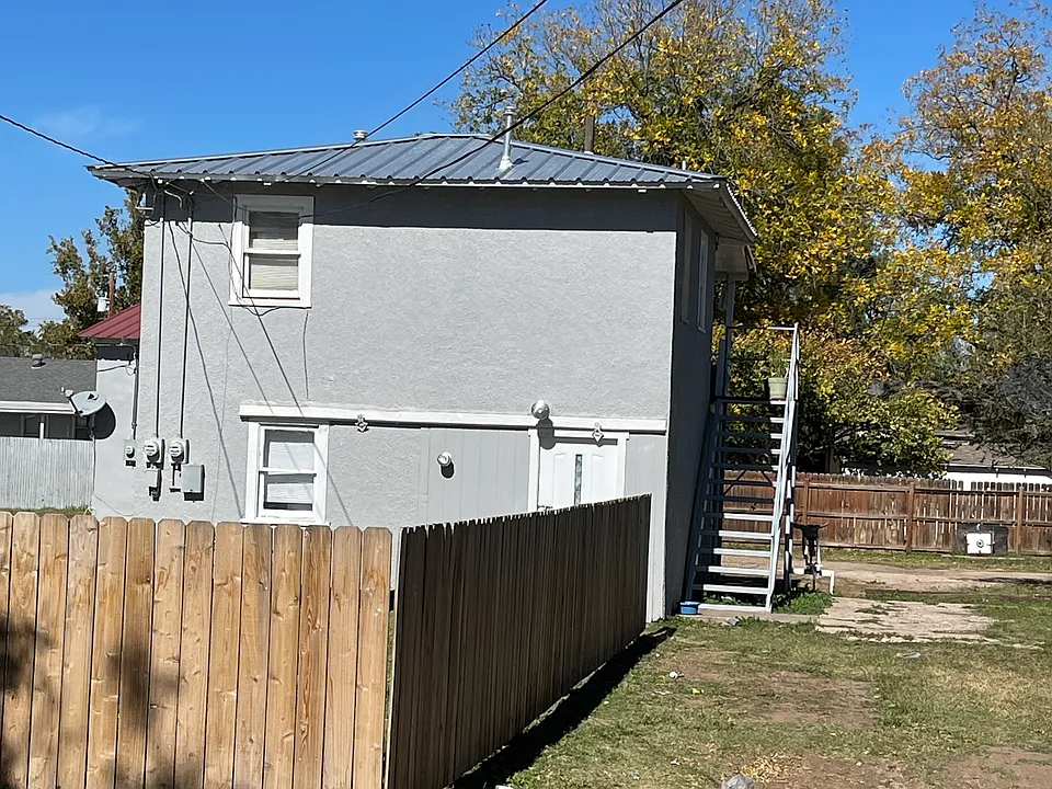 407 E Lockhart Ave #6