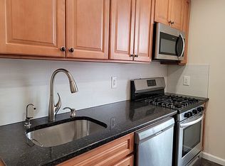 67-69 78th St #2R, Middle Village, NY 11379