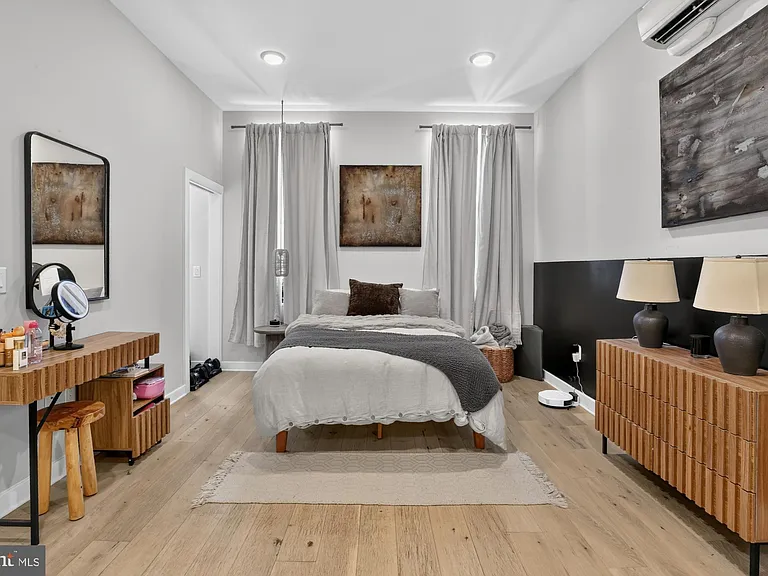 257 N 3rd St #3 — Photo 9