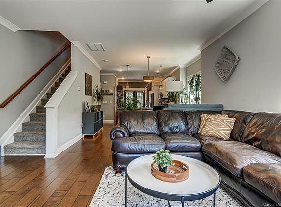 5th image of 515 Village Park Dr #1