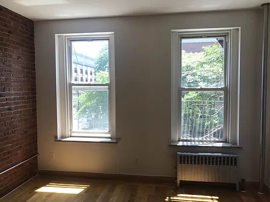 Rented by RV Realty | media 9