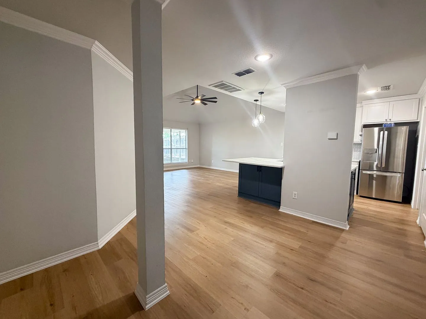 2 Country Club Pl - Gorgeous 3 Bedroom, 2 Bathroom Townhome in Waxahachie, TX! — Photo 3