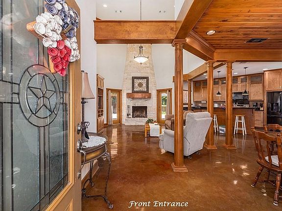 2nd image of 801 Caspers Cove Rd