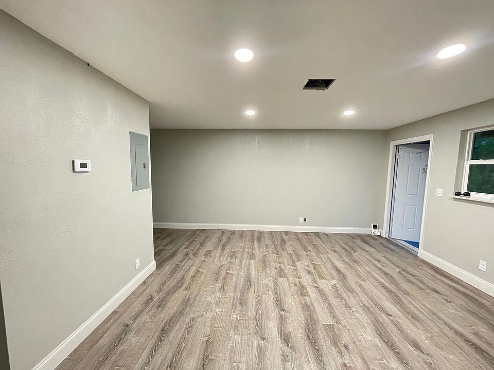 2nd image of 3583 Airport Rd APT 3