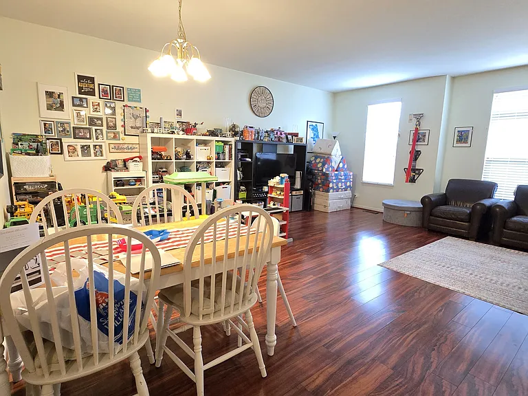 3359 Kentshire Cir — Photo 3