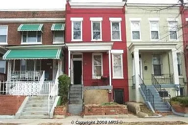1238 Neal St NE photo 1