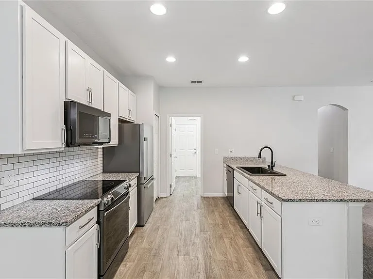 1863 Shumard Ave — Photo 14