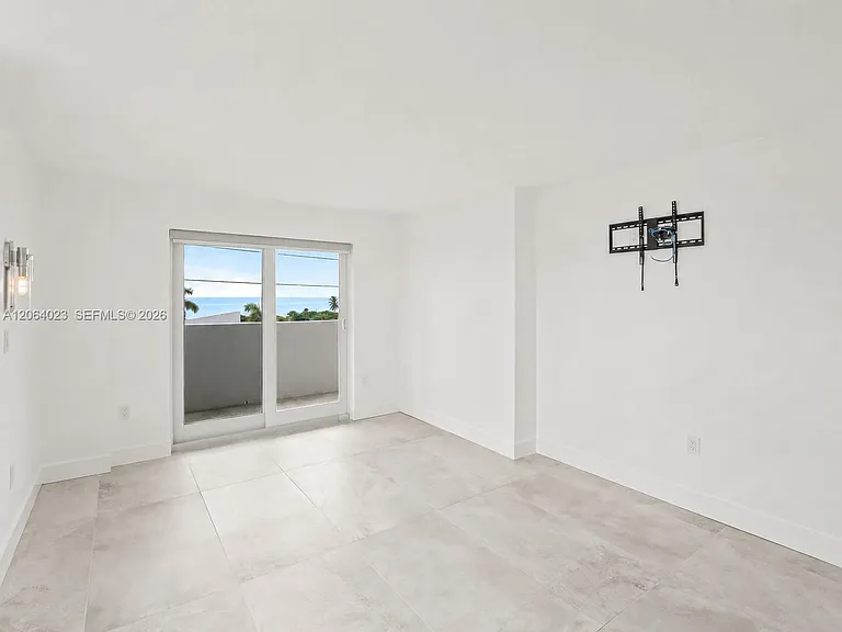 6725 Harding Ave #504 — Photo 32