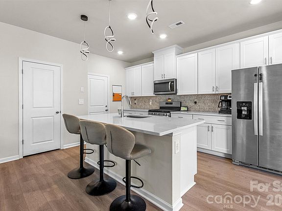 5th image of 380 Olympia Way