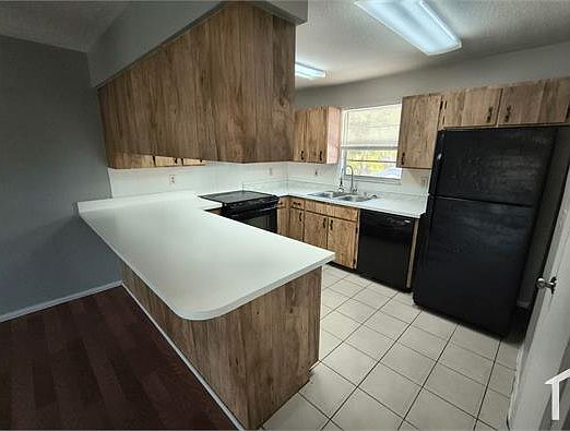 2nd image of 321 S Adams St APT 6