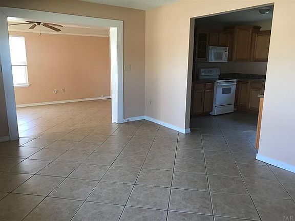 4th image of 3229 Maplewood Dr