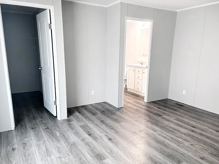 Stoney Creek Manufactured Home Community — Photo 12
