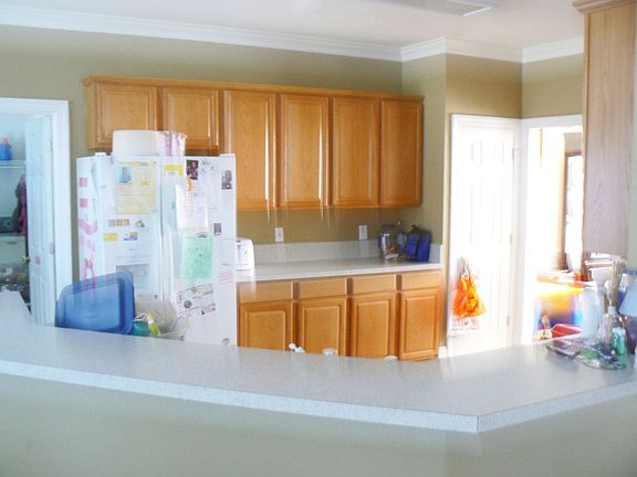 Lots of cabinets in kitchen