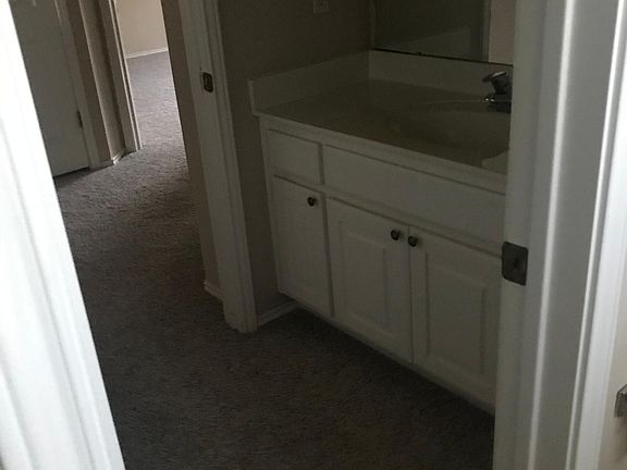 5th image of 702 Belmont Dr