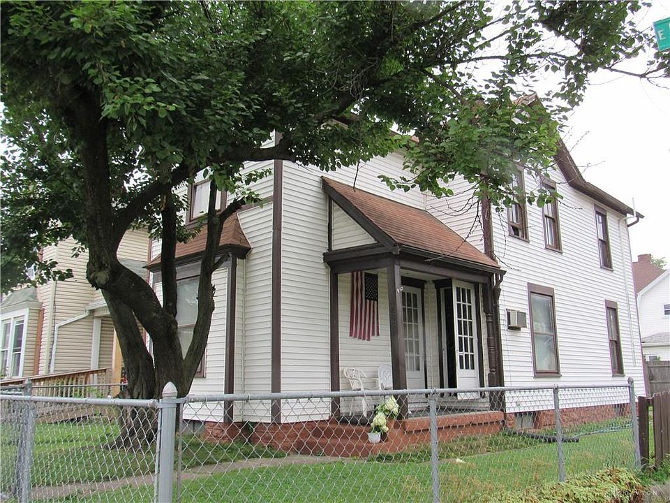 2nd image of 2831 E 5th St