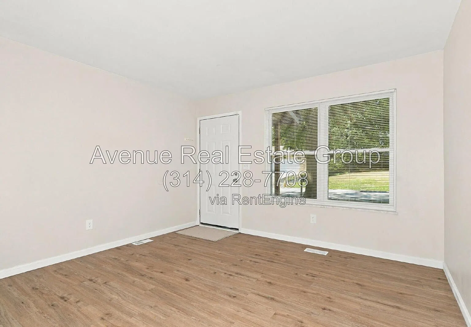 3 bed, 1.0 bath, 864 sqft, $1,550 — Photo 3