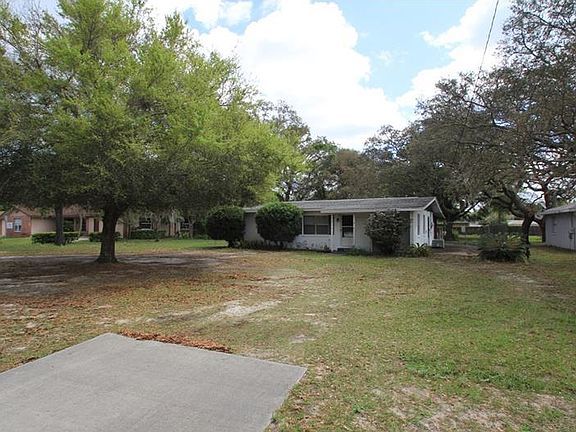 3rd image of 2240 Alafaya Trl