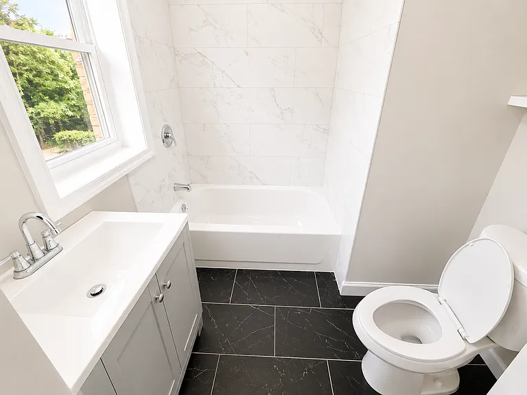 566-568 Summer Ave #2L — Photo 4