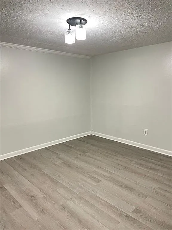 2 bed, 1.0 bath, 688 sqft, $1,195 — Photo 2