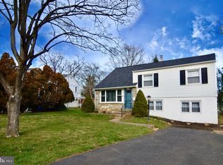 1307 Bergan Rd, Oreland, PA 19075