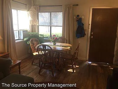 408 Smith St — Photo 4