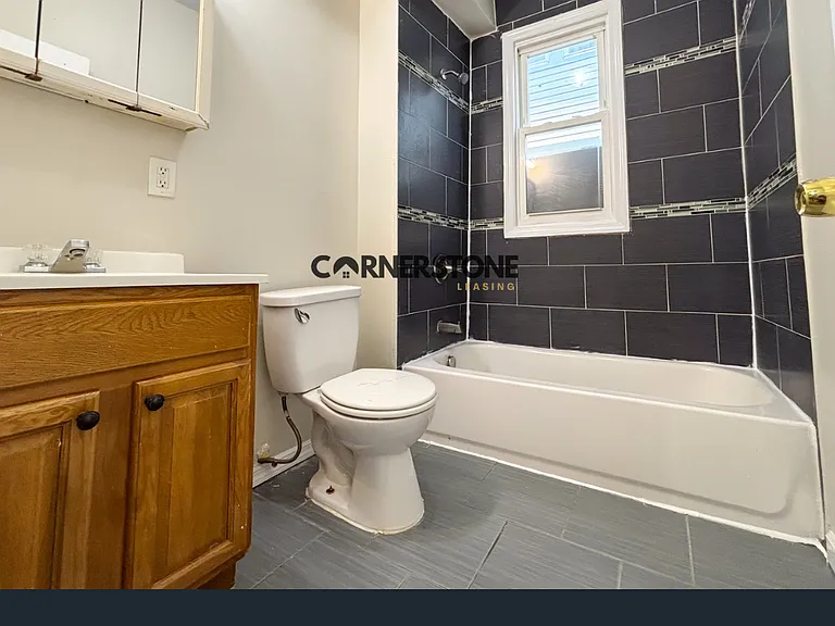 828 S 16th St — Photo 8