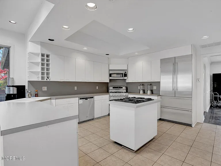 589 Westwood Ave — Photo 15