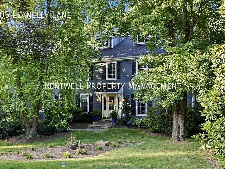 805 Llanelly Ln — Photo 1