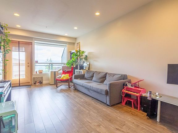 3rd image of 6026 Lindeman St #86