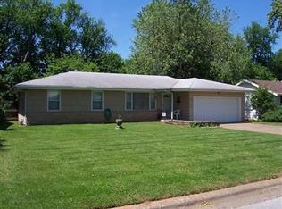 1929 S Thelma Ave, Springfield, MO 65807
