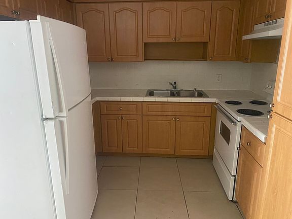 3rd image of 2450 NW 154th St