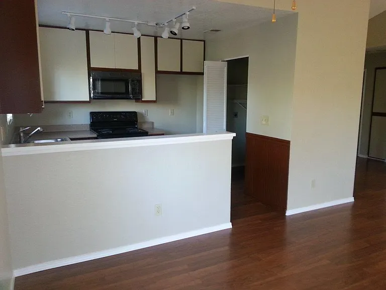 11337 Avenida De Los Lobos #G — Photo 11