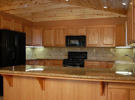 5th image of 551 Pine Dr