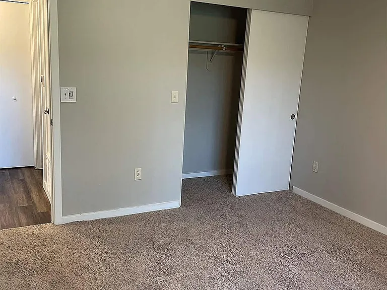 1 Bed 1 Bath Upstairs