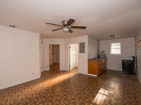 3rd image of 1418 W Ashby Pl #B