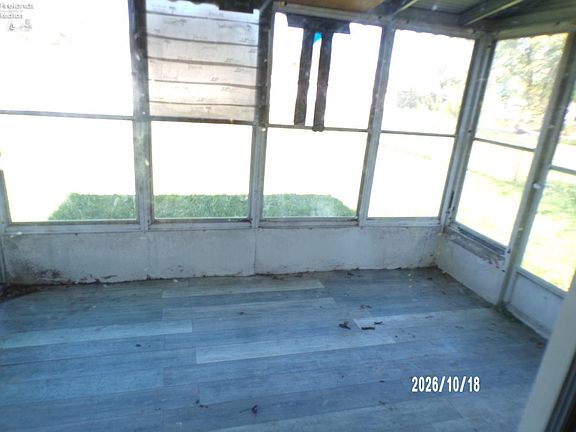 5th image of 1058 Springwood Dr