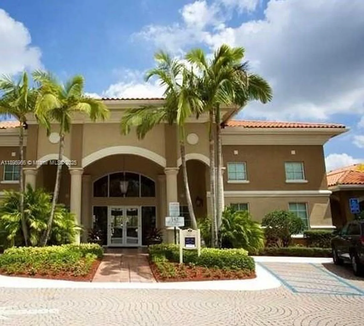 230 SW 117th Terrace 11208, Pembroke Pines, FL 33025 — Photo 1